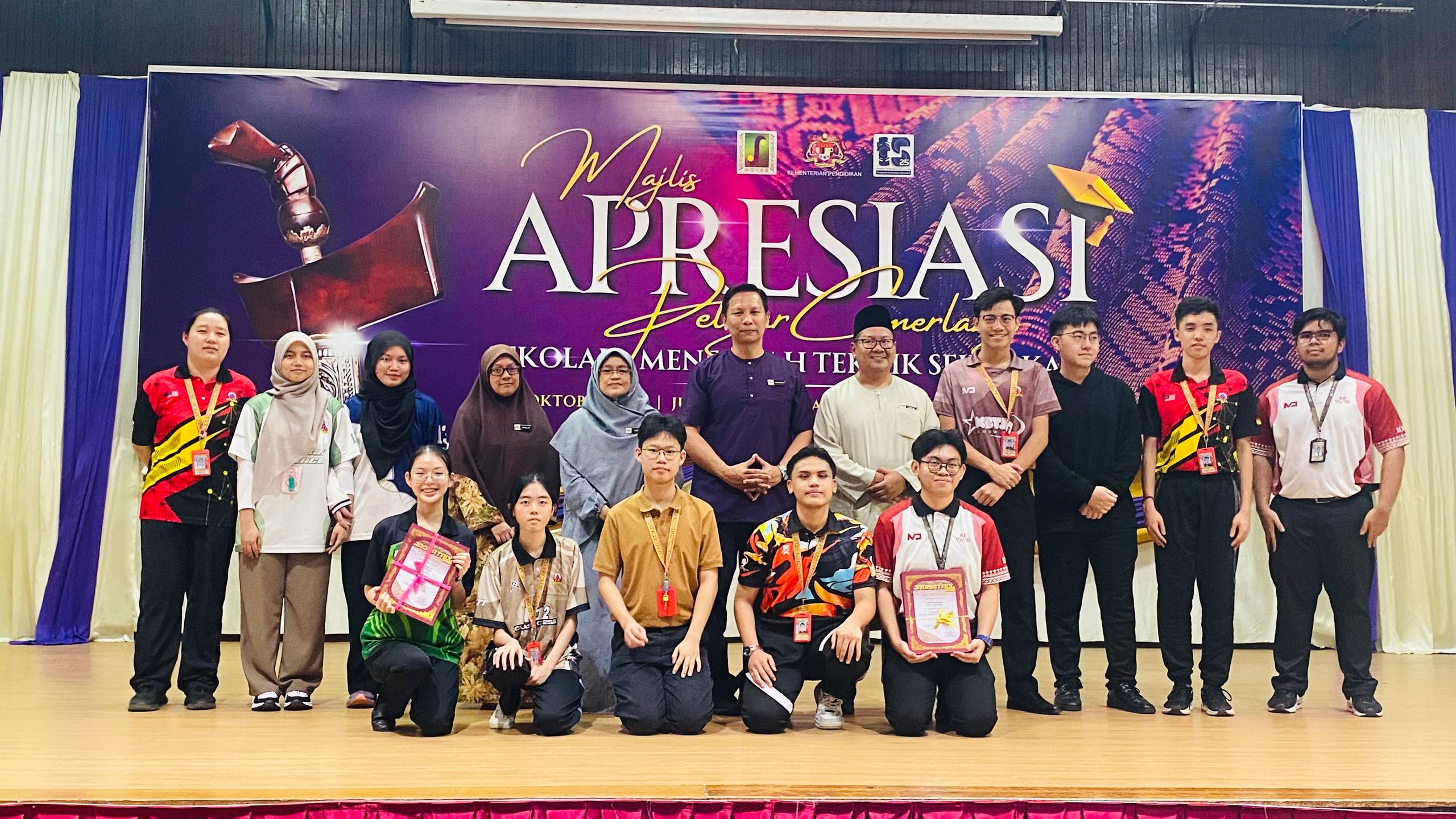 kecermerlangan 8